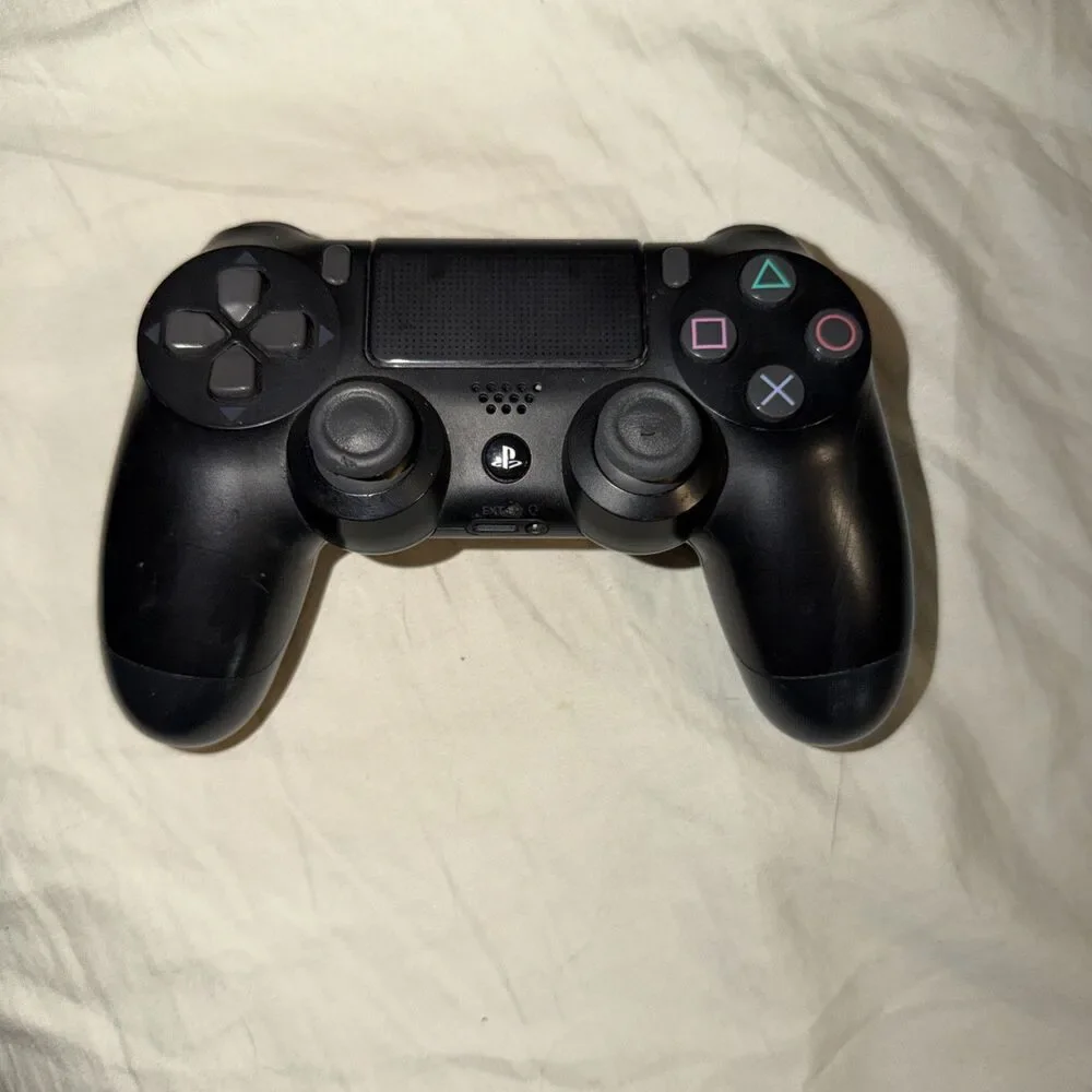 SONY PLAYSTATION PS4 WIRELESS DUALSHOCK REMOTE CONTROLLER - Black CUH-ZCT1U